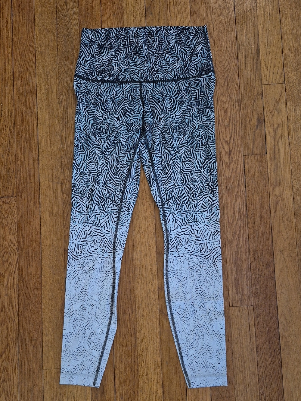 Lululemon Wunder Under 28" In Dazzle Alpine White Black